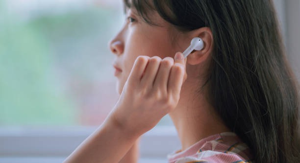 Travel Smarter with Reliable M95 Translator Earbuds